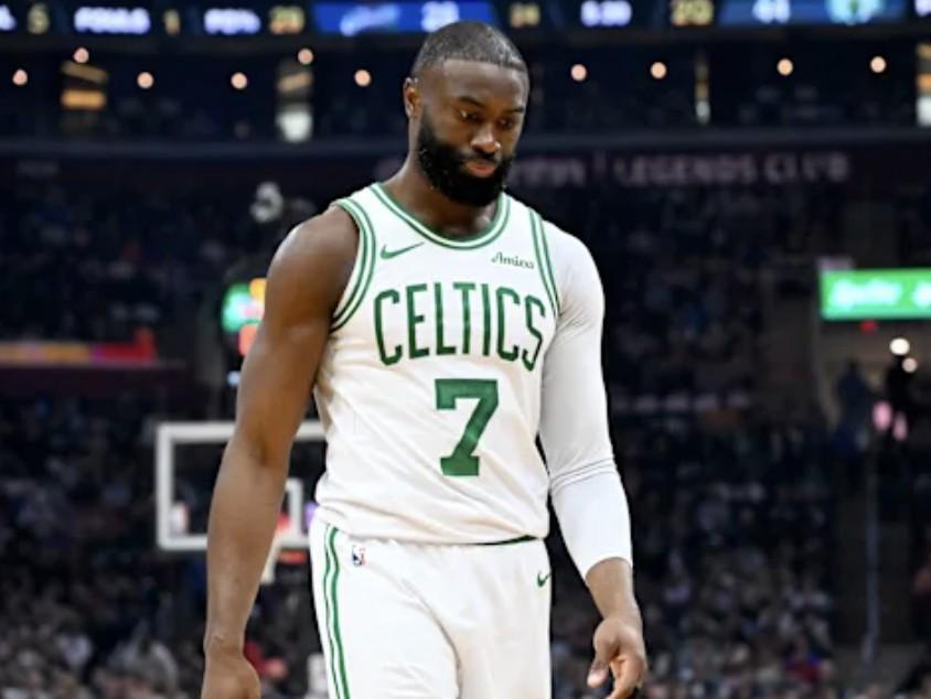 杰伦-布朗：我觉得自己符合MVP的标准，但人们总是提升门槛